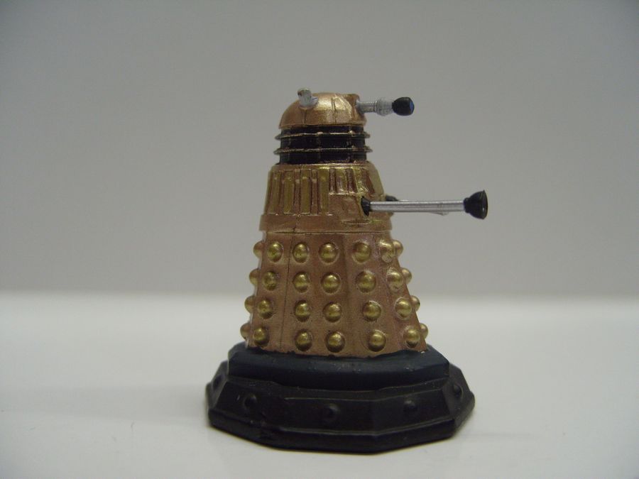 DR WHO MICRO UNIVERSE FIGURE - GOLD DALEK - COMMON